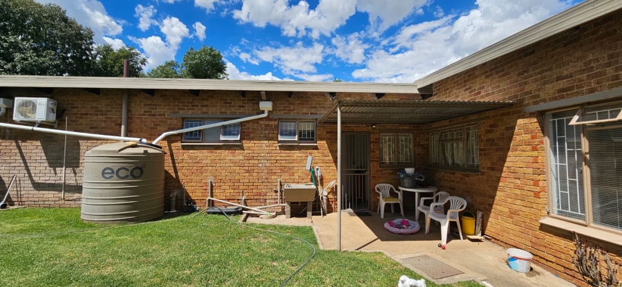 4 Bedroom Property for Sale in Uitsig Free State